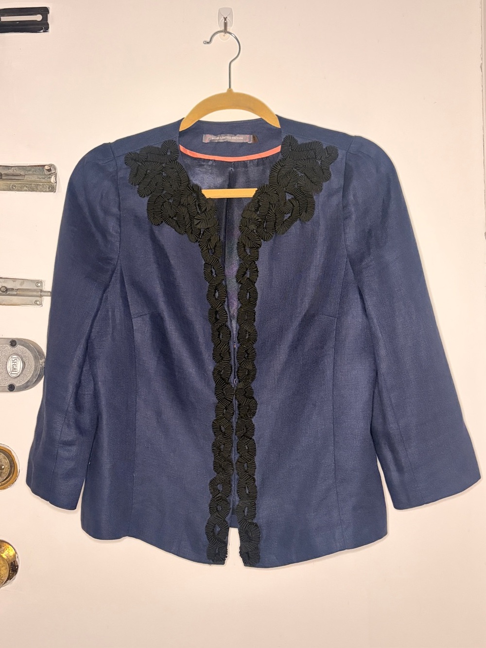 Boden Linen Blazer Jacket Size 6 black Applique Trim, hook closure, professional